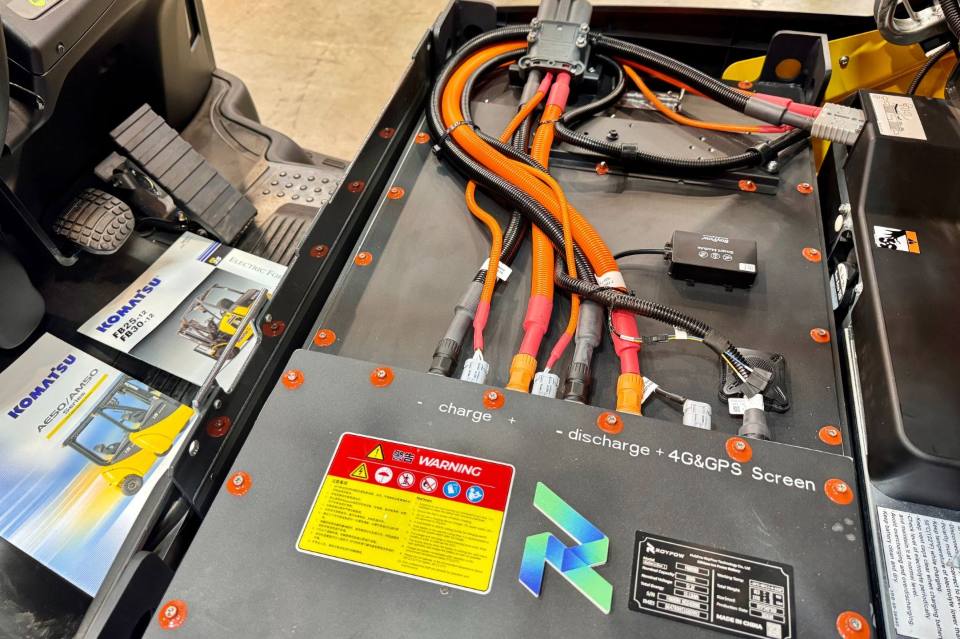 ROYPOW Lithium Batteries Power Reliable Forklift Operations in Cold Environments